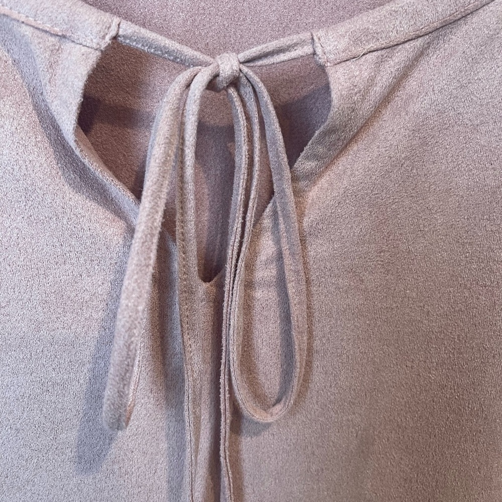 Dylan Blush Pink Blouse Suede Like Material M - Picture 2 of 5